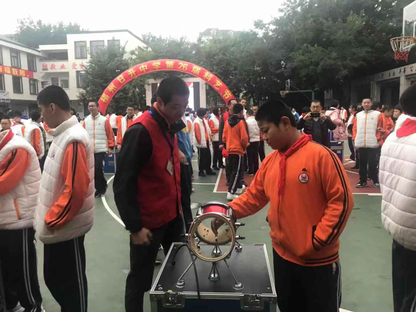 “科普進(jìn)校園— —福州科技館送科普進(jìn)日升中學(xué)、屏東中學(xué)和屏北分?！? width=
