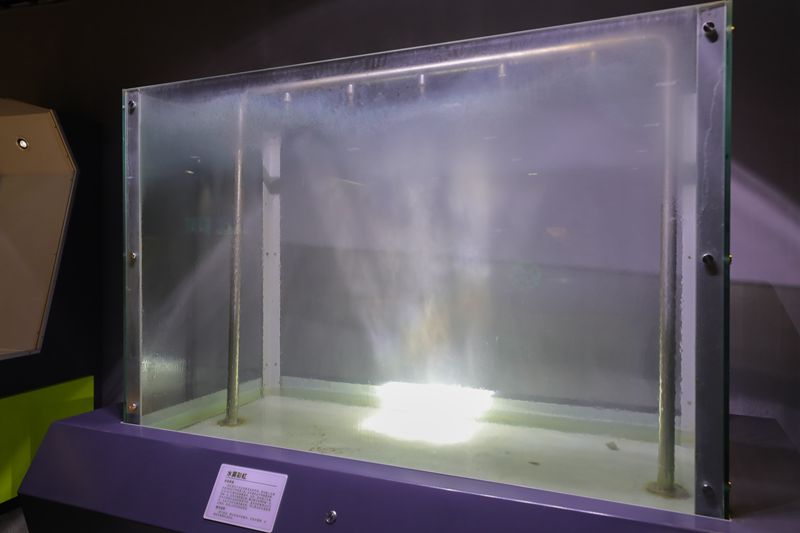 水霧彩虹