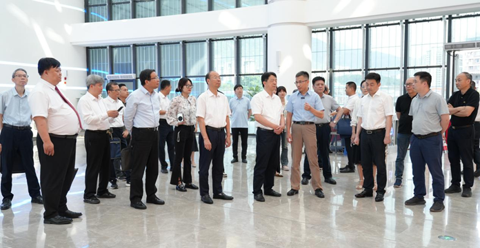 “委員提案履職成果典型案例觀摩” 省、市政協(xié)領(lǐng)導(dǎo)參觀調(diào)研福州科技館